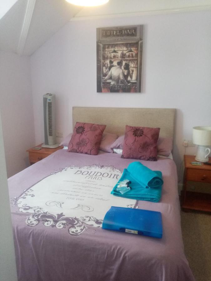 Lea Hurst B & B บอร์นมัธ ภายนอก รูปภาพ