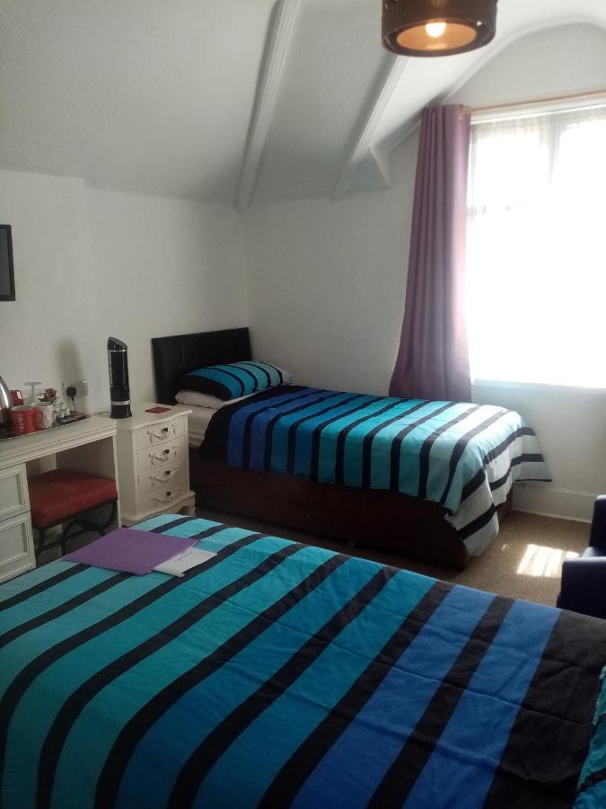 Lea Hurst B & B บอร์นมัธ ภายนอก รูปภาพ