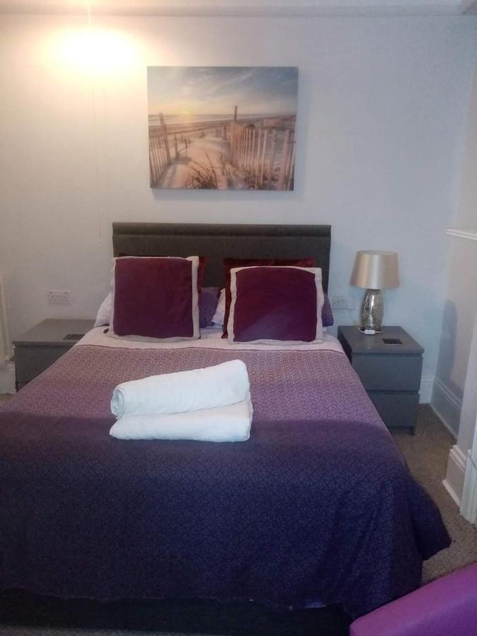 Lea Hurst B & B บอร์นมัธ ภายนอก รูปภาพ