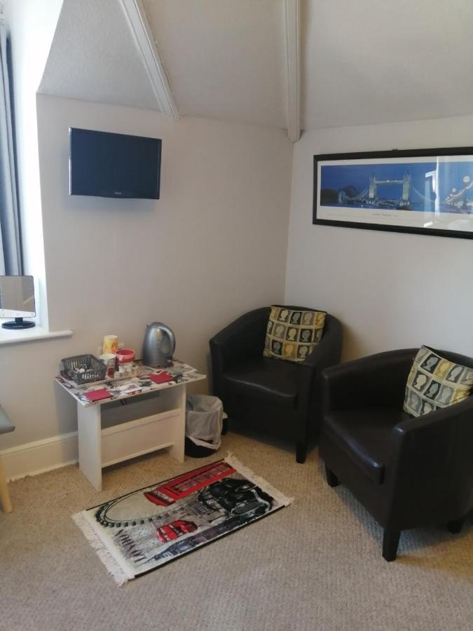 Lea Hurst B & B บอร์นมัธ ภายนอก รูปภาพ
