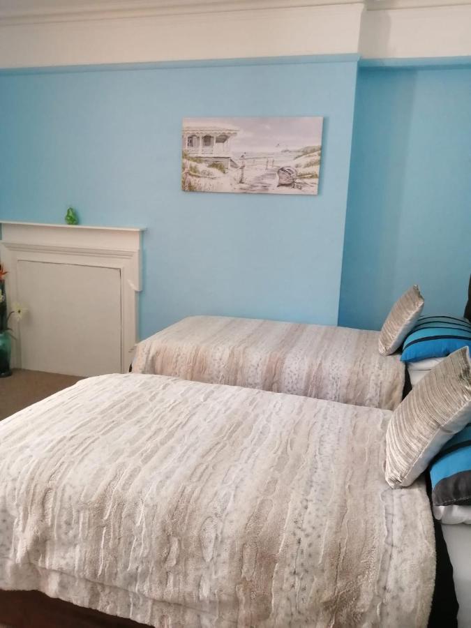 Lea Hurst B & B บอร์นมัธ ภายนอก รูปภาพ