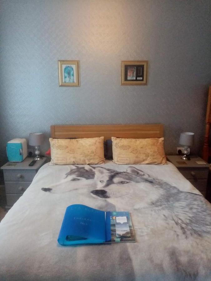 Lea Hurst B & B บอร์นมัธ ภายนอก รูปภาพ