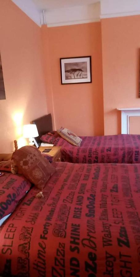 Lea Hurst B & B บอร์นมัธ ภายนอก รูปภาพ